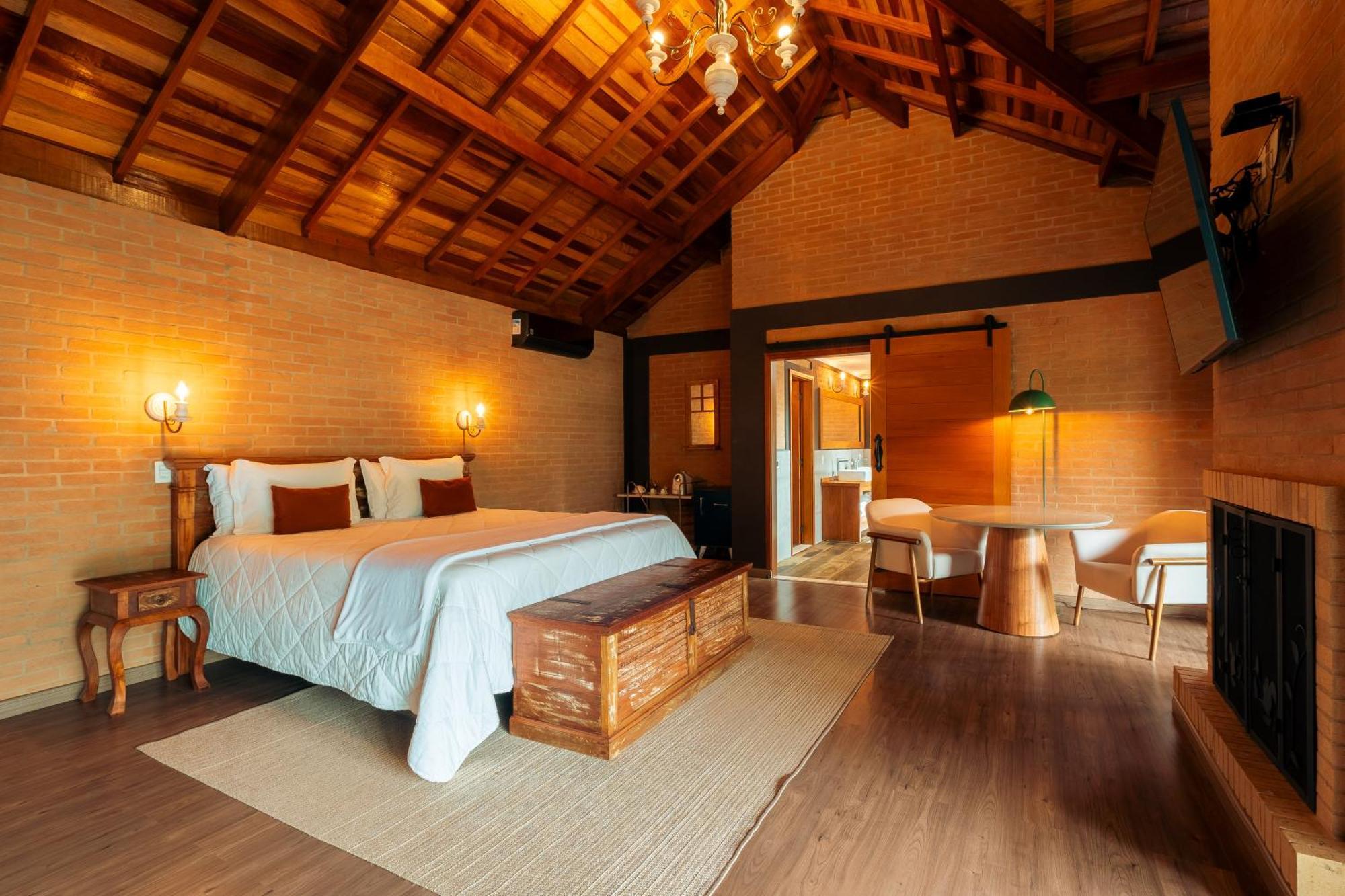 Cerejeiras Inn *